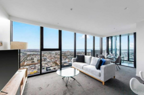 A Lux 2BR Apt with Panoramic Views, FREE Parking